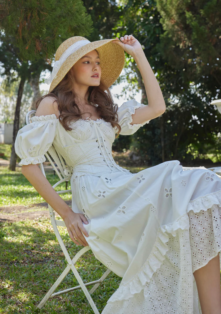Integrating Art into Fashion: The Cultural Significance of Vintage Cottagecore Dresses